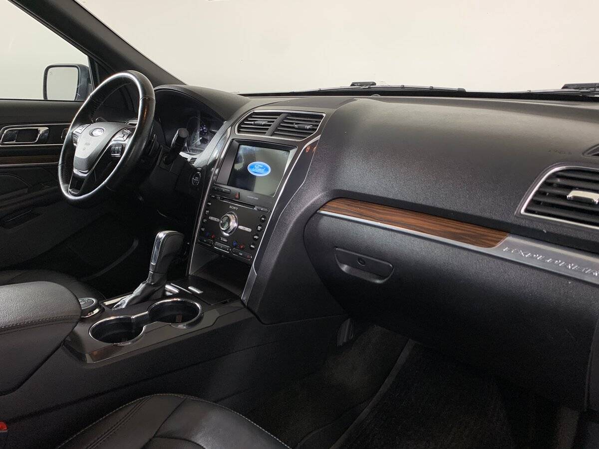 Ford Explorer, 2017 Фото №13