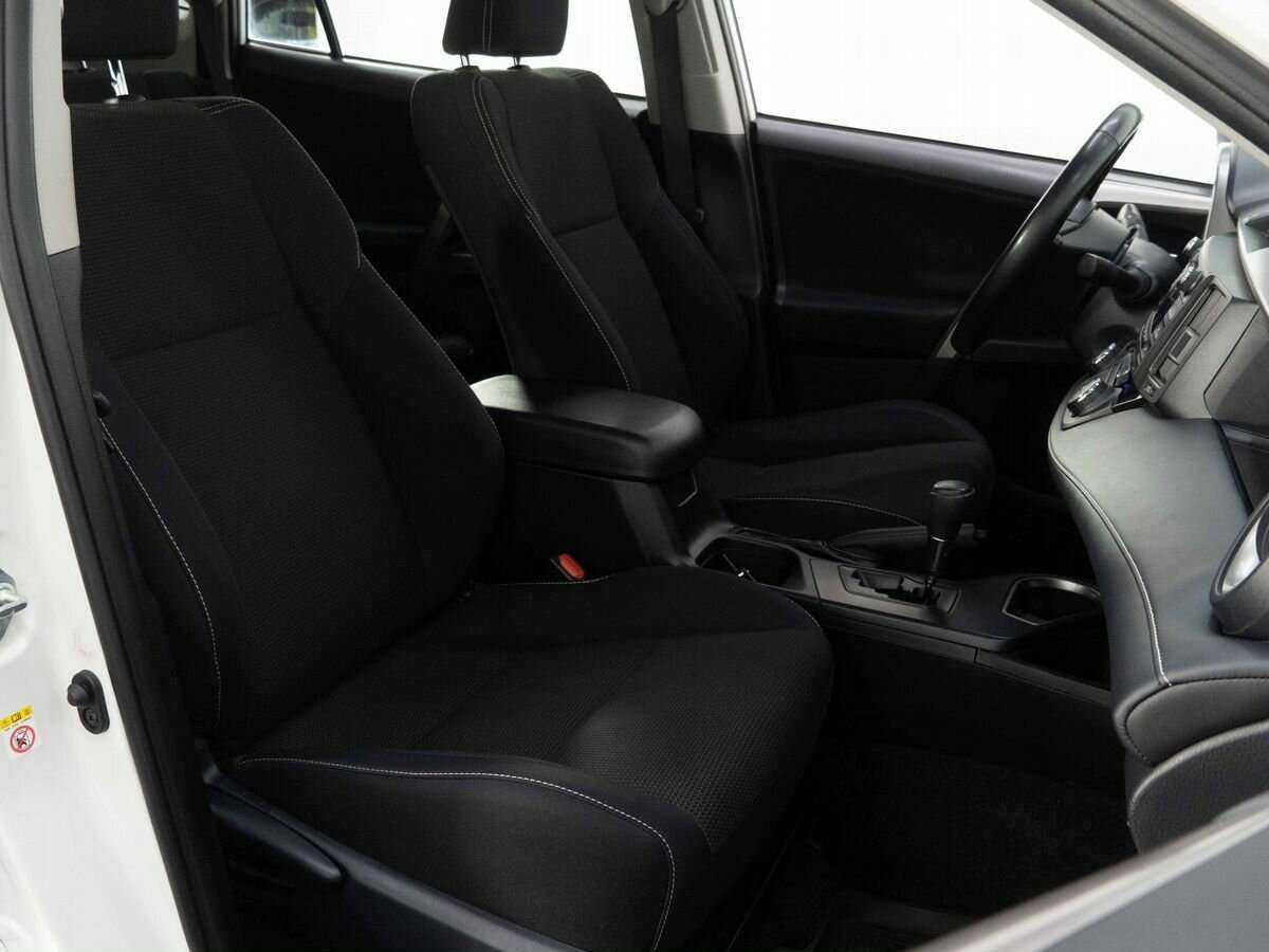 Toyota RAV4, 2018 Фото №8