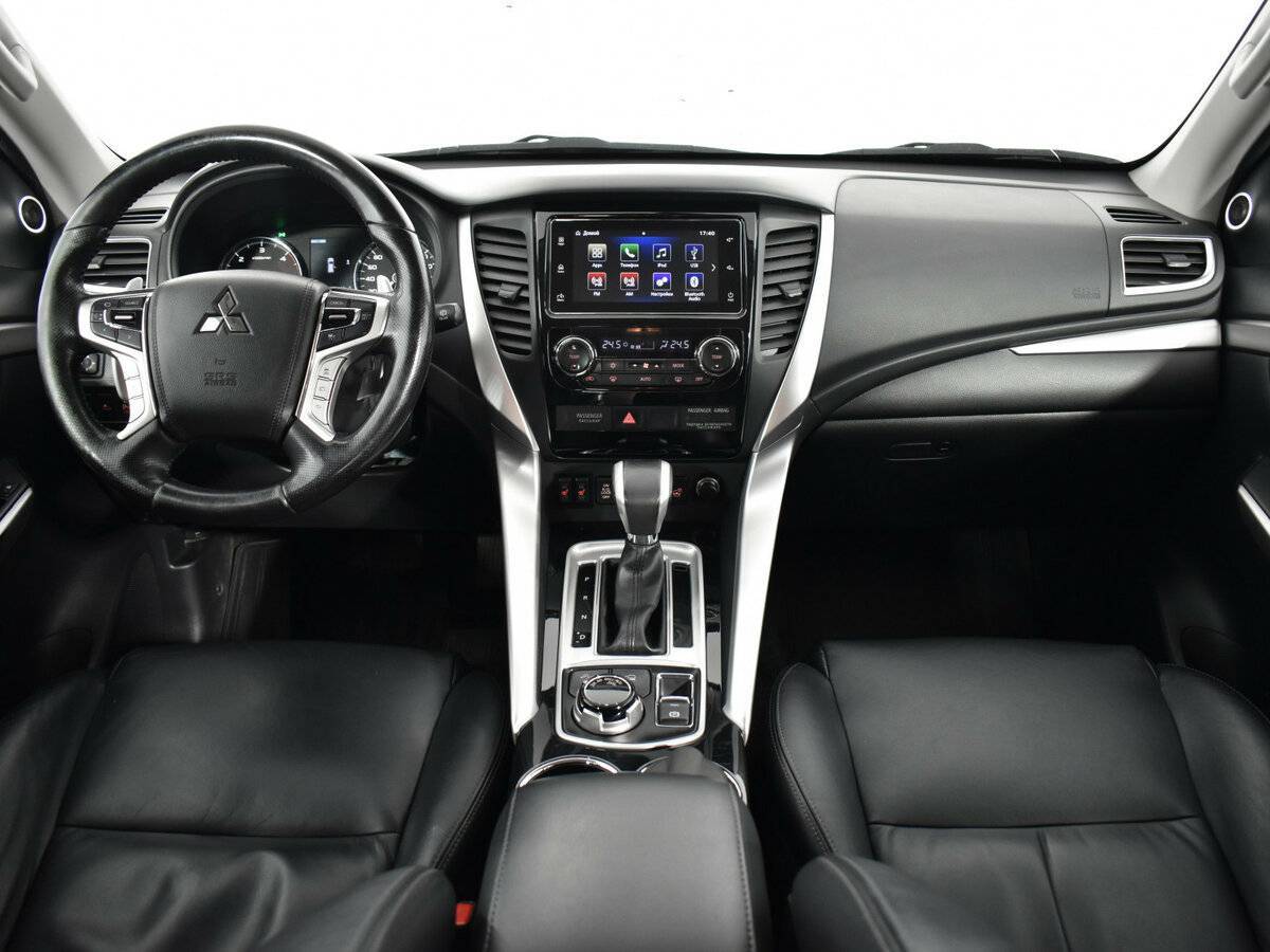 Mitsubishi Pajero Sport, 2017 Фото №10