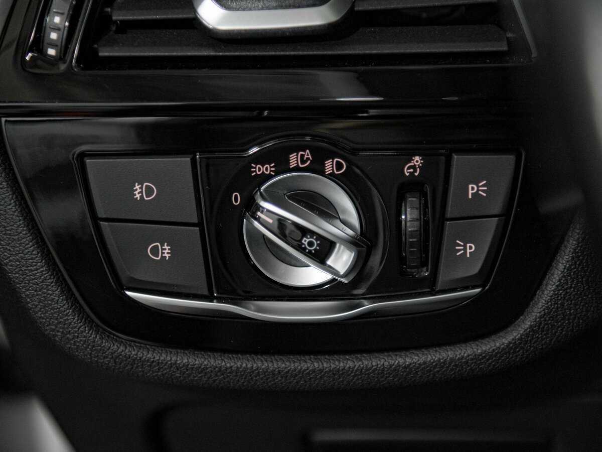 BMW 5 серии 520d xDrive, 2018 Фото №16