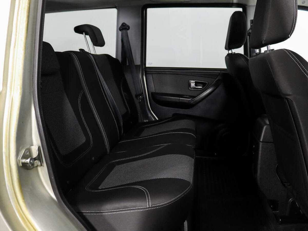 УАЗ Patriot, 2015 Фото №12