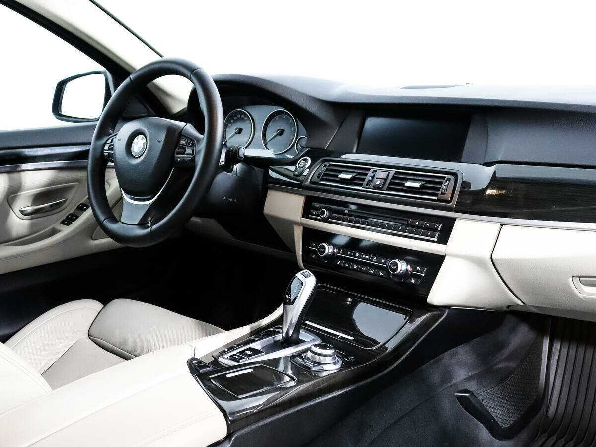 BMW 5 серии 528i xDrive, 2012 Фото №7