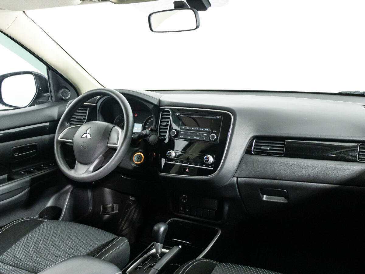 Mitsubishi Outlander, 2021 Фото №9