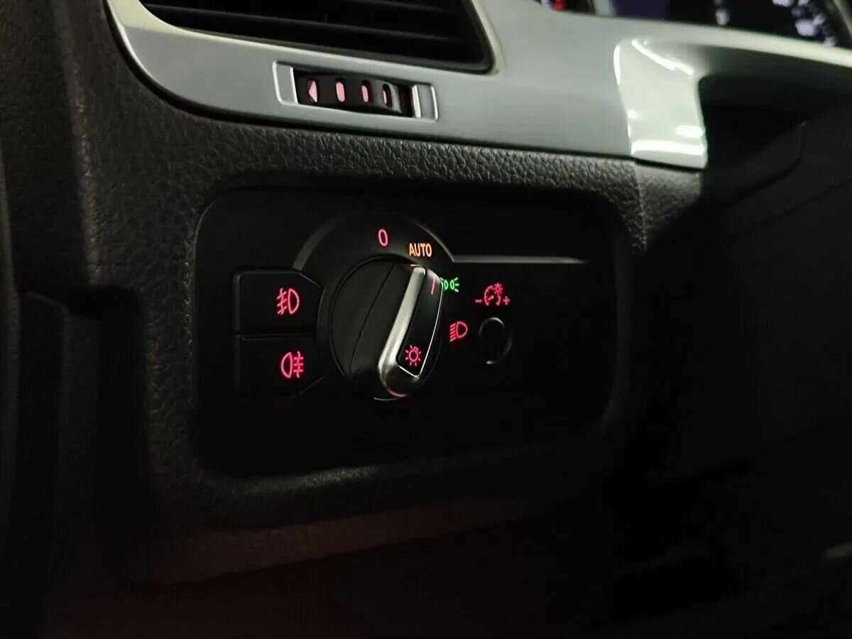 Volkswagen Touareg, 2014 Фото №19