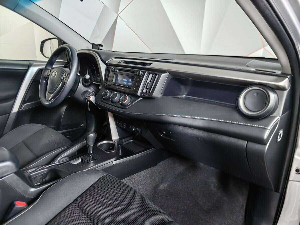 Toyota RAV4, 2016 Фото №8