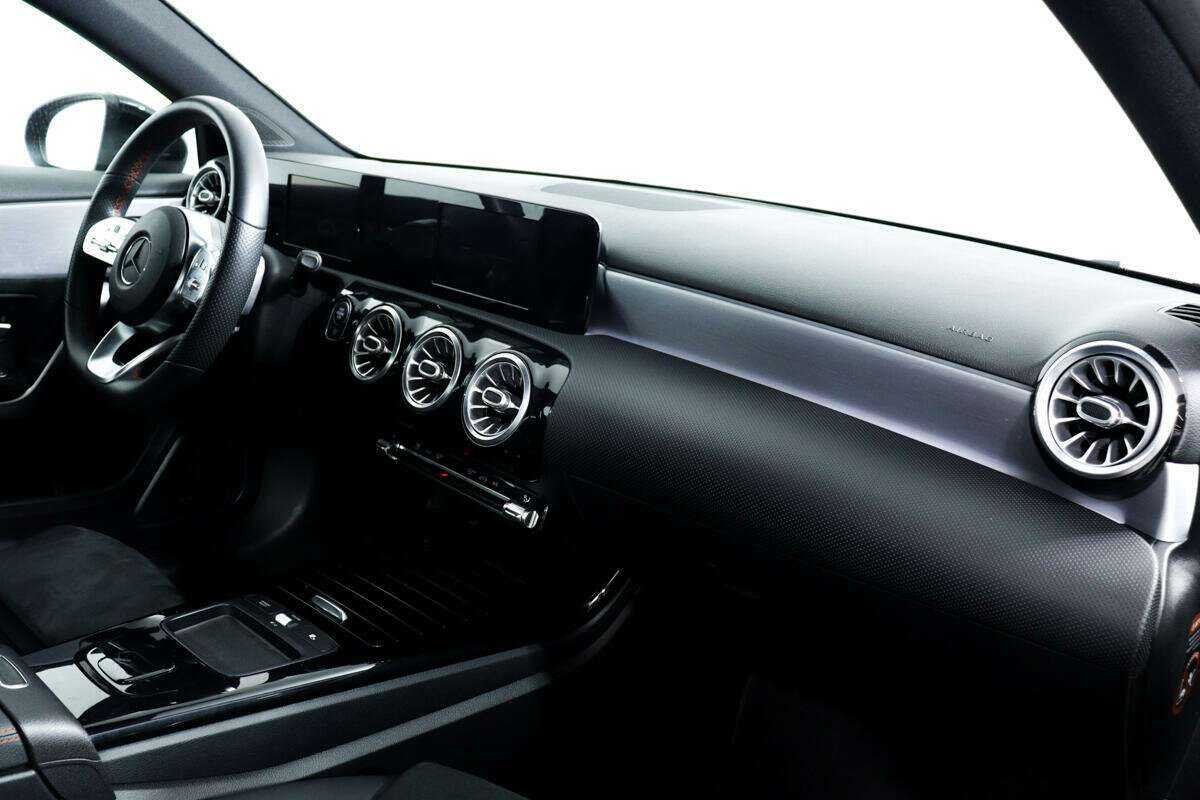 Mercedes-Benz A-Класс 200, 2020 Фото №8