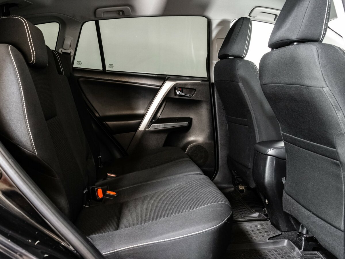 Toyota RAV4 IV (XA40) Рестайлинг, 2017 Фото №15