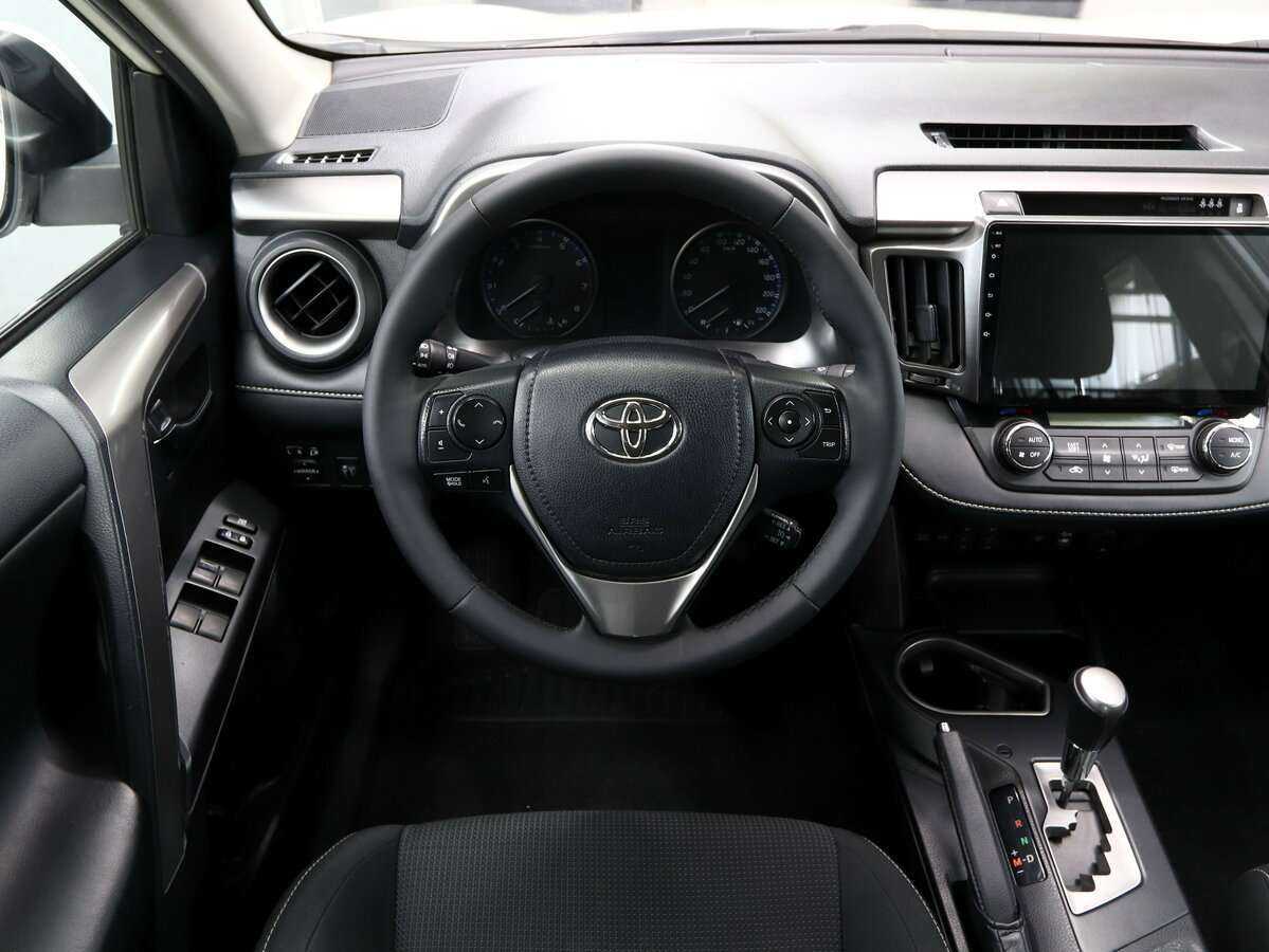 Toyota RAV4, 2017 Фото №12