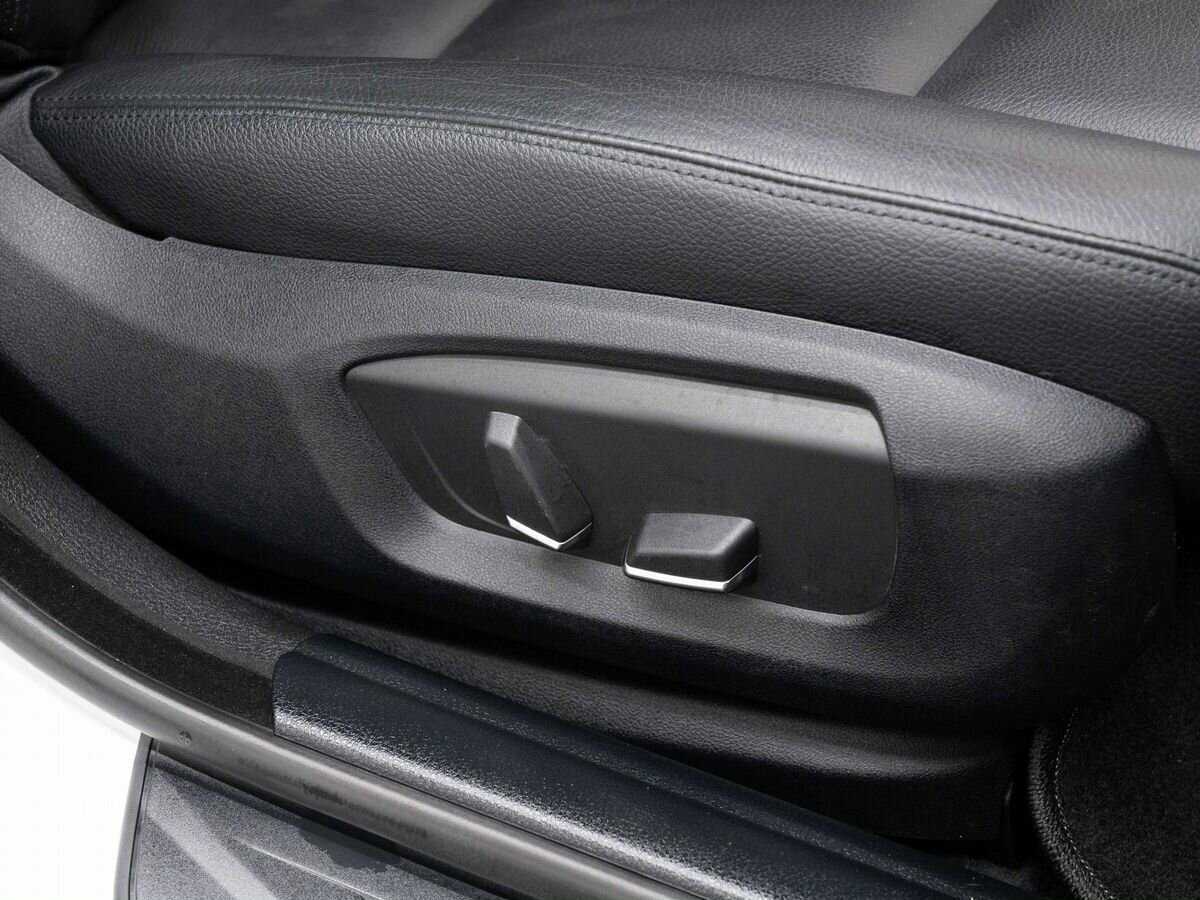 BMW 5 серии 528i xDrive, 2013 Фото №15