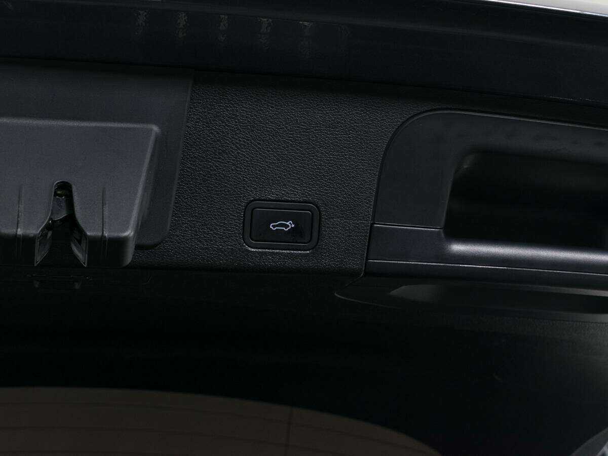 Geely Tugella, 2022 Фото №6