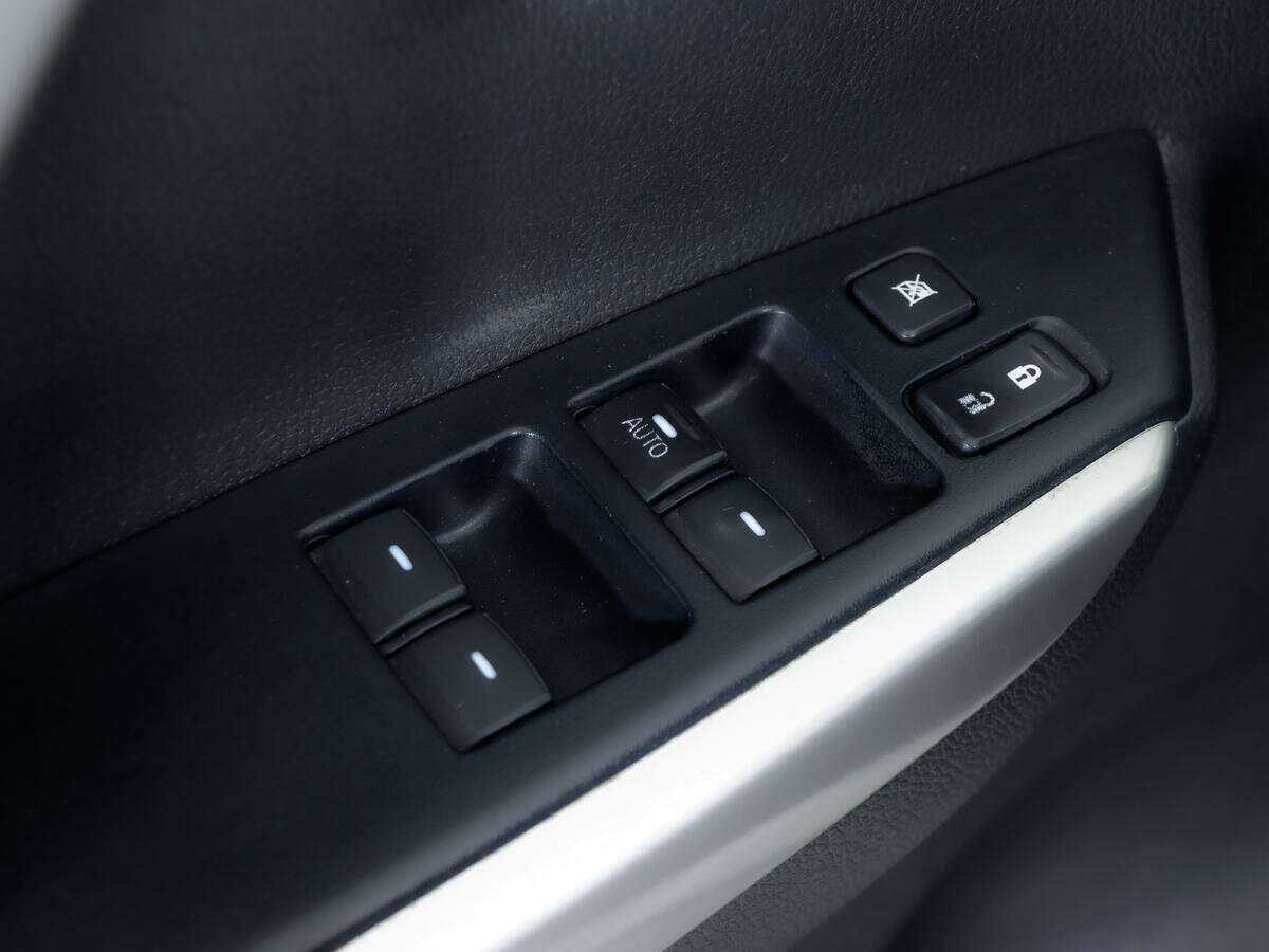 Mitsubishi Pajero Sport, 2018 Фото №14