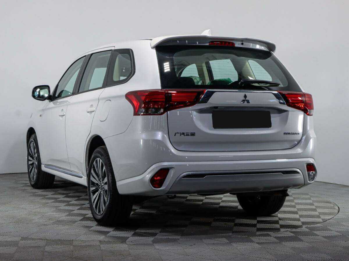 Mitsubishi Outlander, 2022 Фото №6