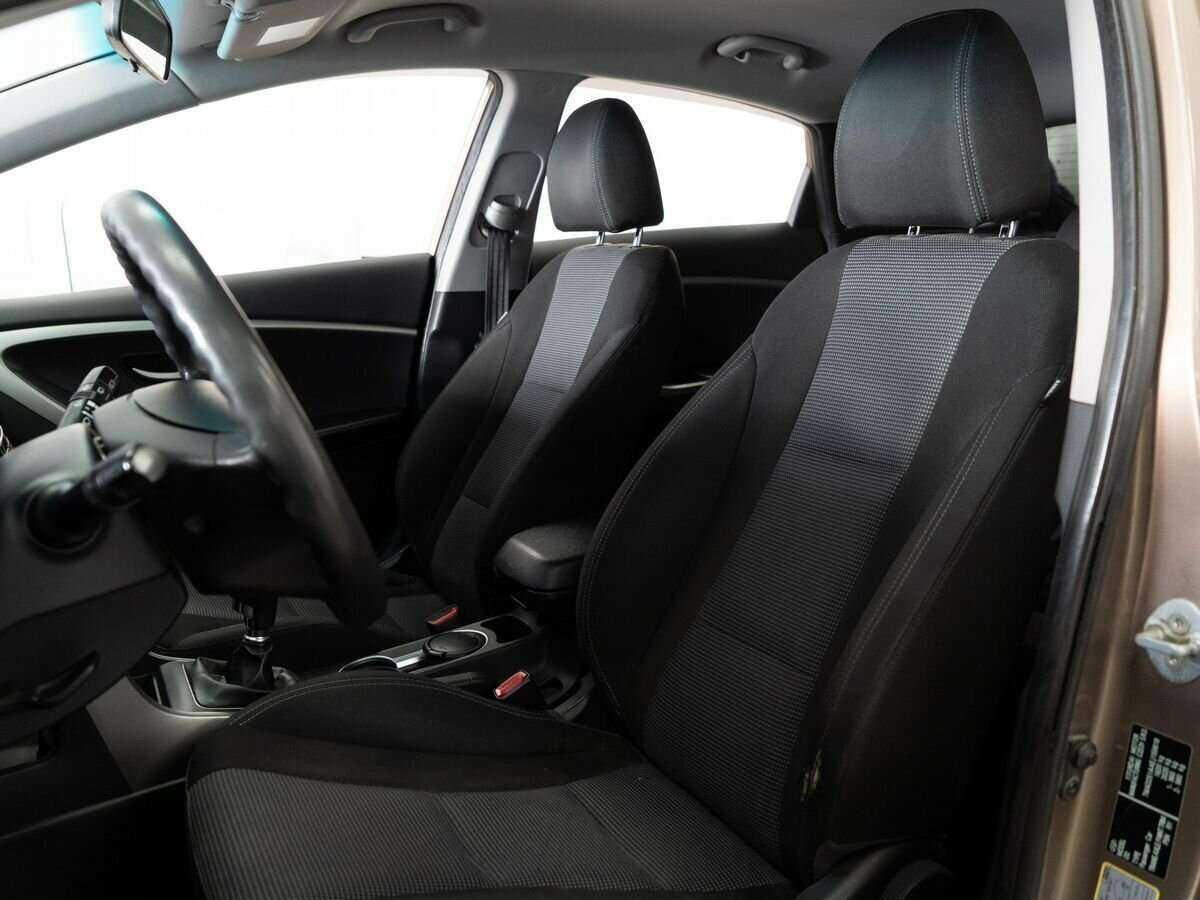 Hyundai i30, 2013 Фото №6