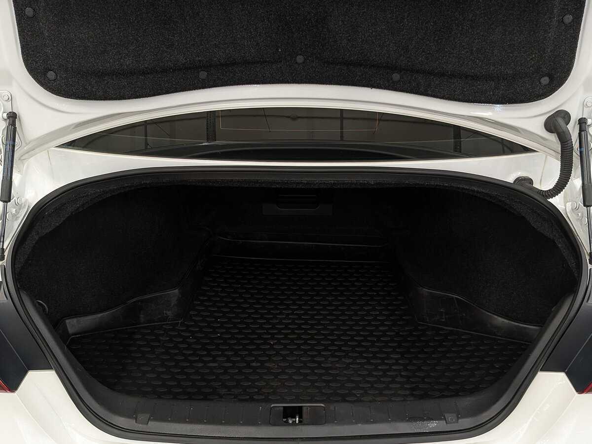 Infiniti Q70, 2016 Фото №10