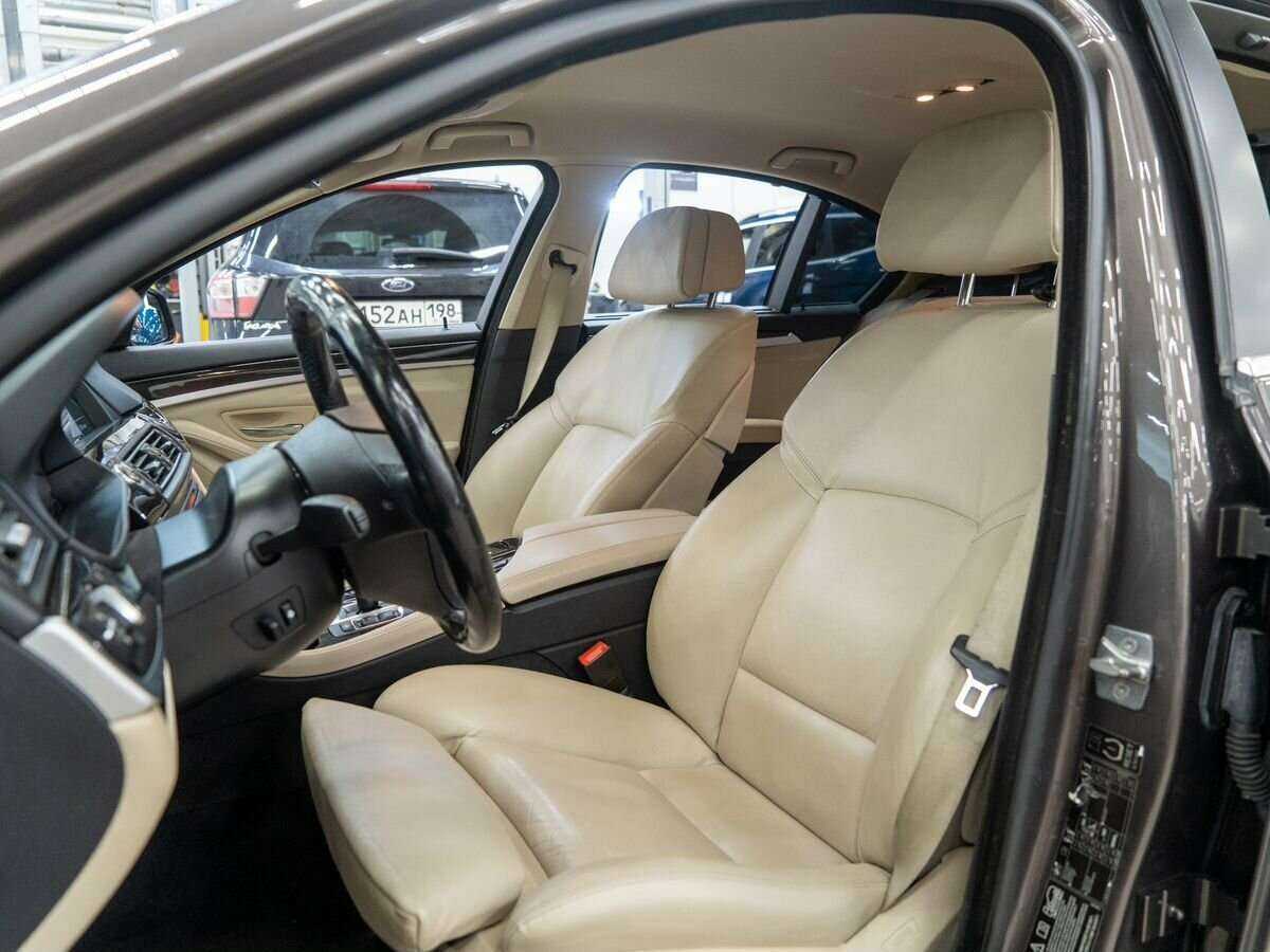 BMW 5 серии 535i xDrive, 2012 Фото №6