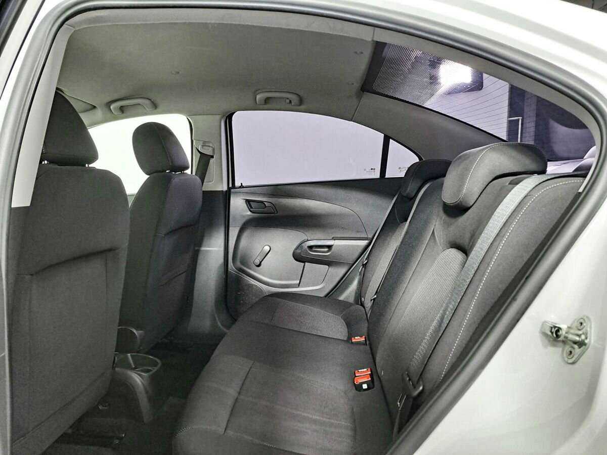 Chevrolet Aveo, 2013 Фото №10