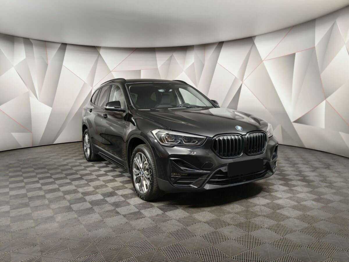 BMW X1 18d xDrive, 2020 Фото №3