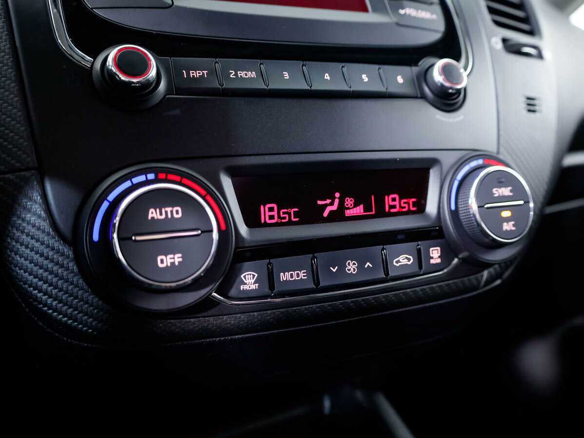 Kia Cerato, 2018 Фото №15