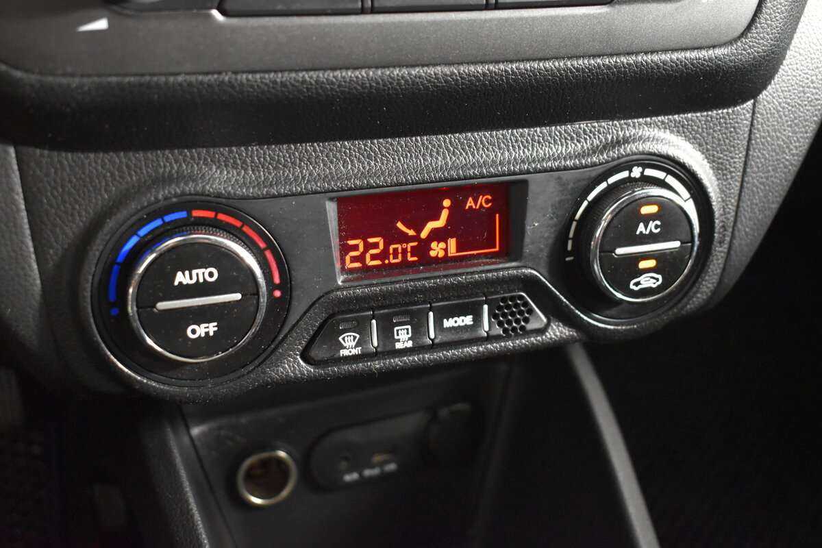 Kia Rio 5-speed, 2013 Фото №14