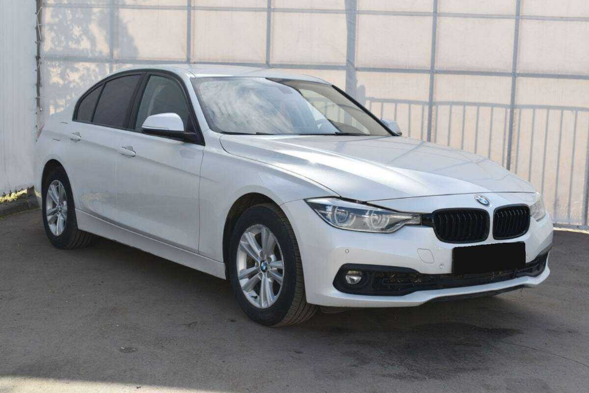 BMW 3 серии 318i, 2018 Фото №3