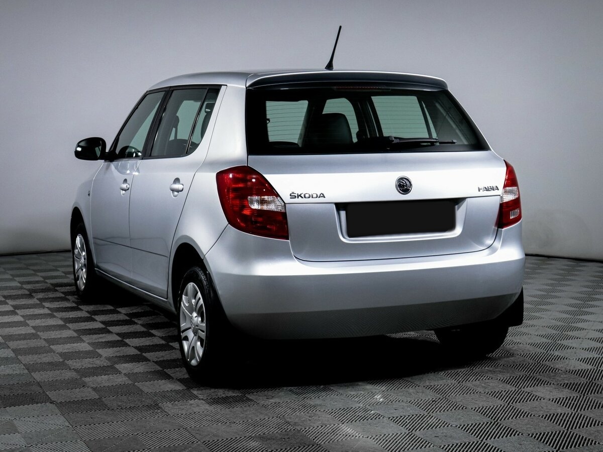 Skoda Fabia II Рестайлинг, 2014 Фото №6