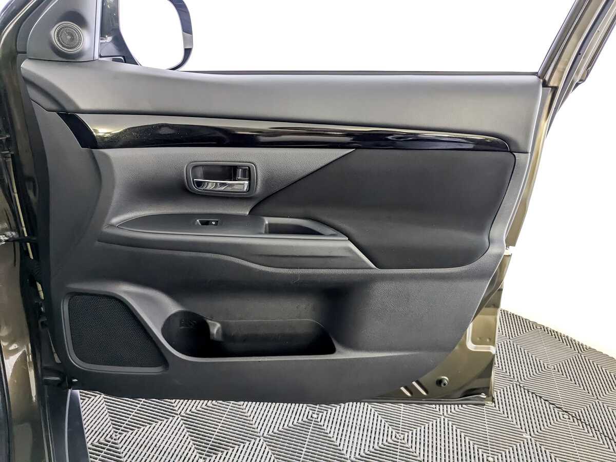 Mitsubishi Outlander, 2021 Фото №19