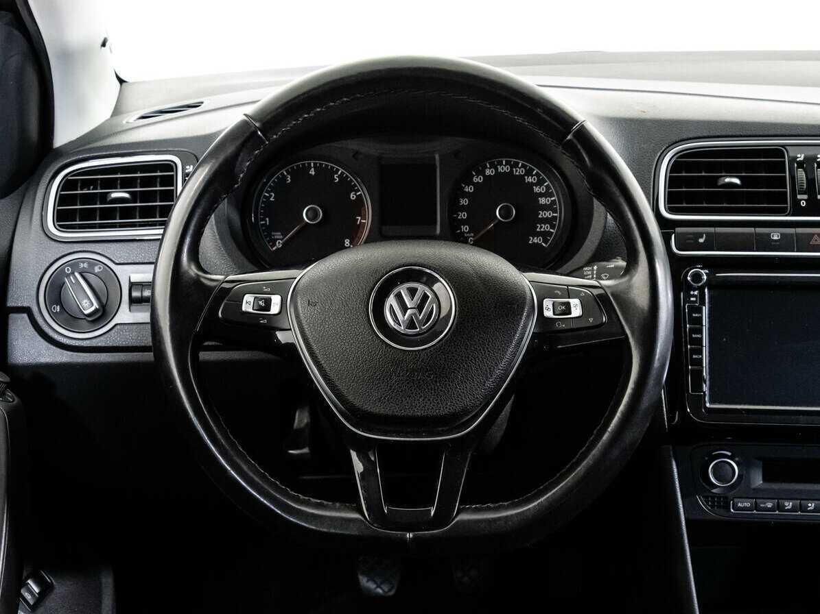 Volkswagen Polo, 2018 Фото №12