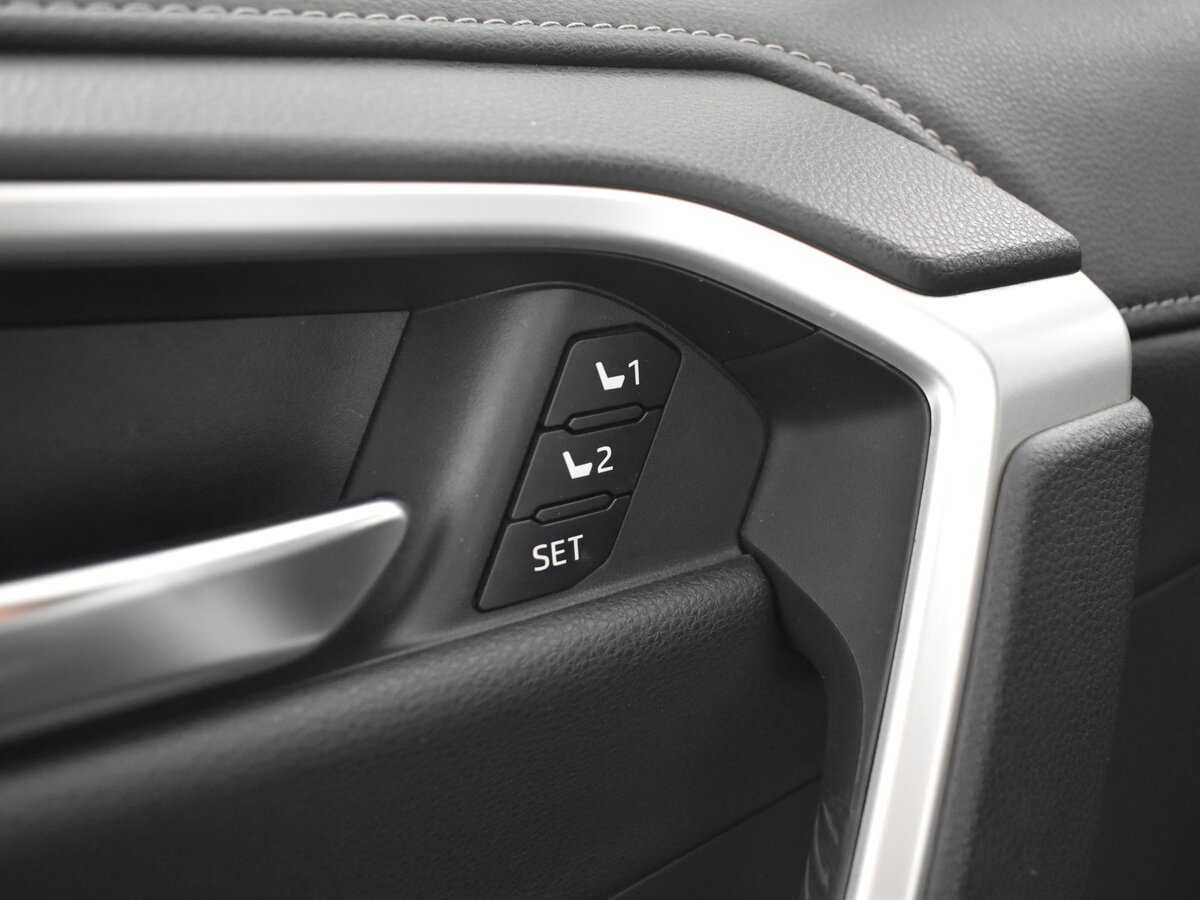 Toyota RAV4, 2021 Фото №12