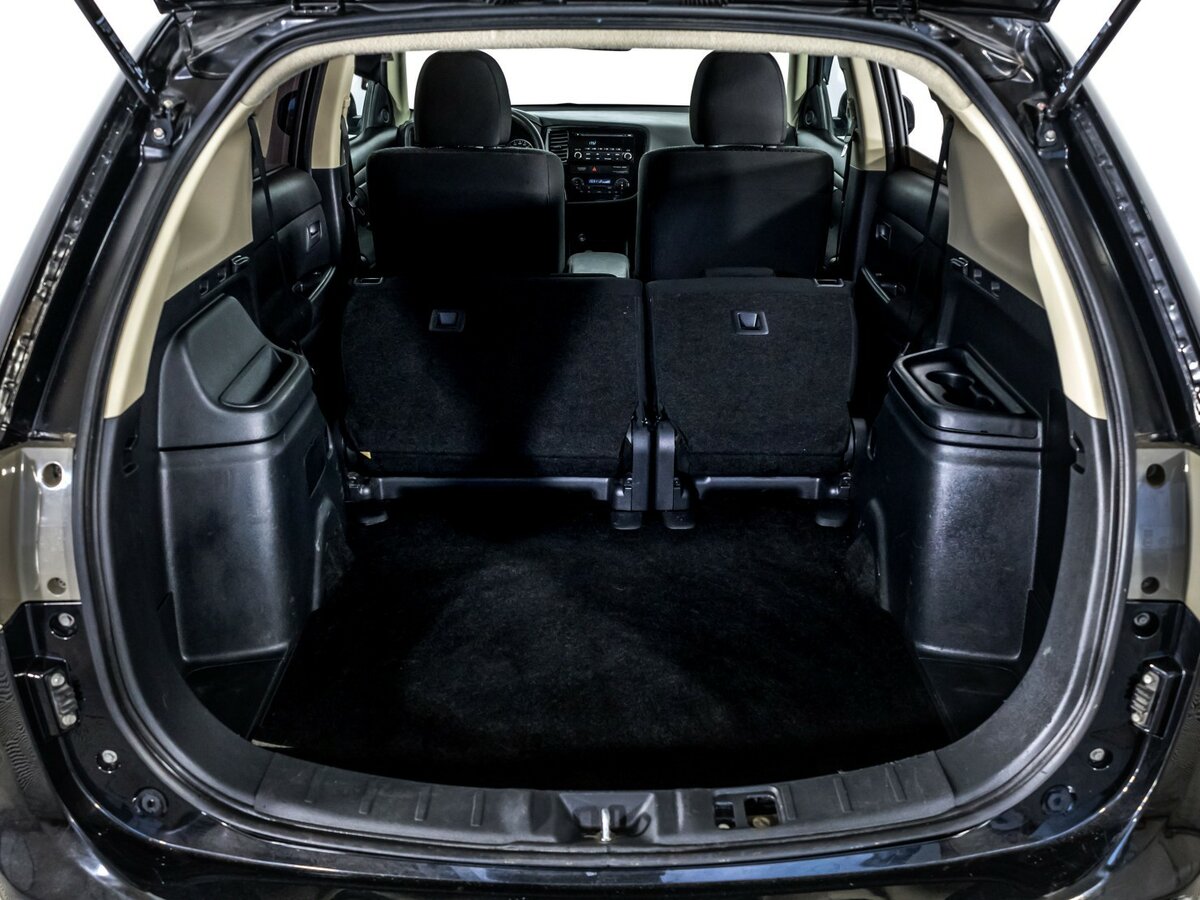 Mitsubishi Outlander III Рестайлинг, 2014 Фото №14