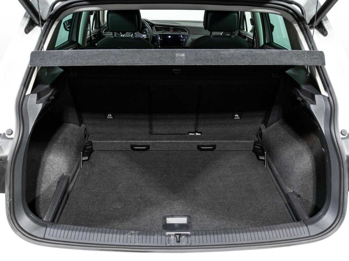 Volkswagen Tiguan, 2018 Фото №15