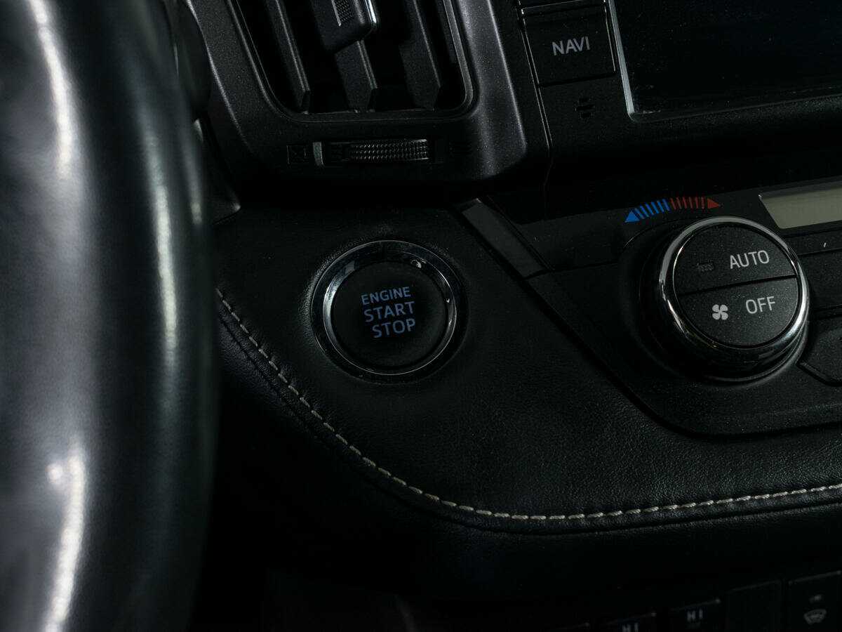 Toyota RAV4, 2018 Фото №16