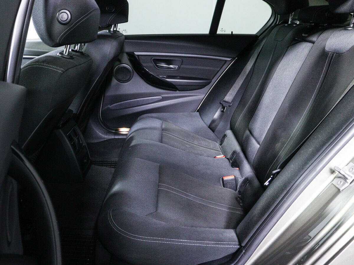 BMW 3 серии 318i, 2017 Фото №8