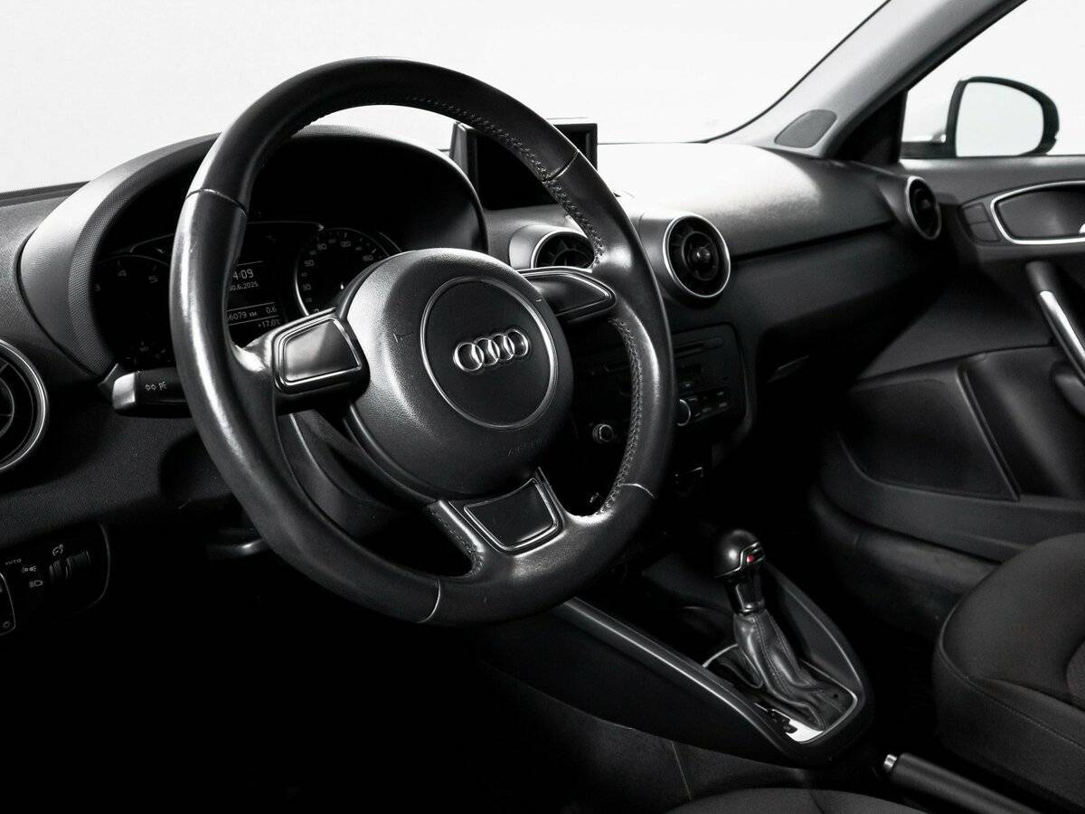 Audi A1 Sportback, 2014 Фото №14