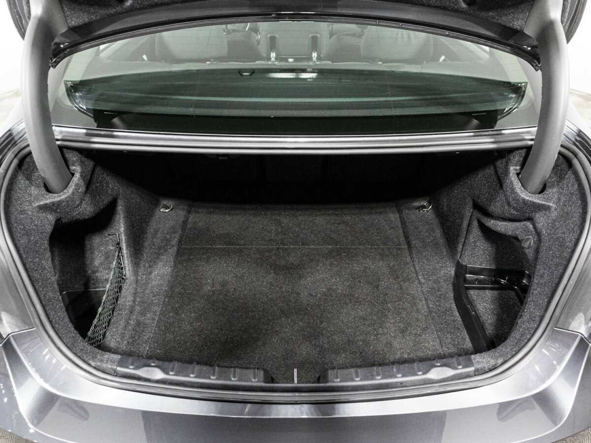 BMW 3 серии 318i, 2018 Фото №15