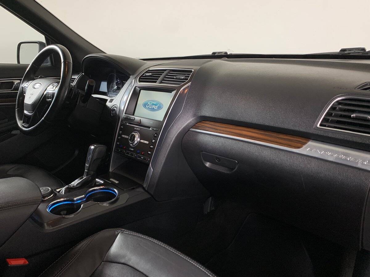 Ford Explorer, 2016 Фото №13