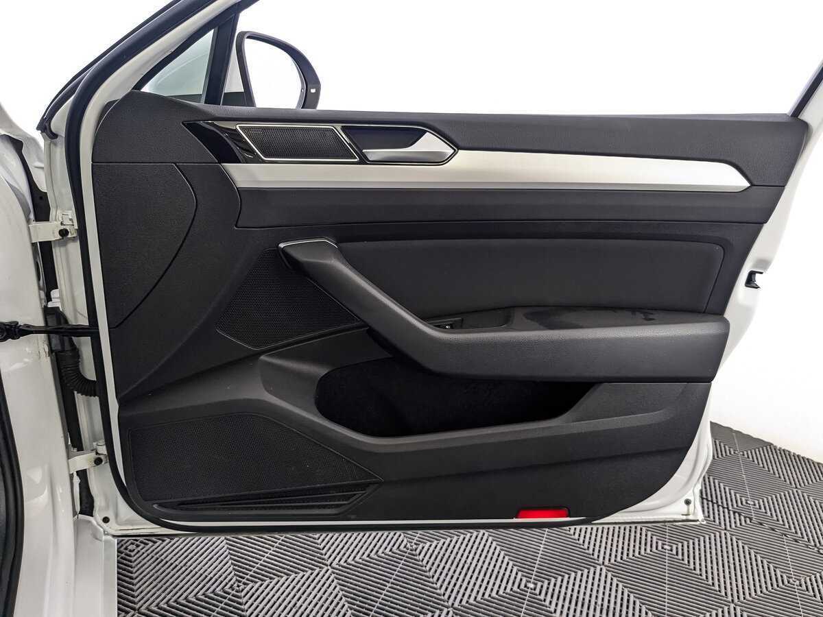 Volkswagen Passat, 2019 Фото №22