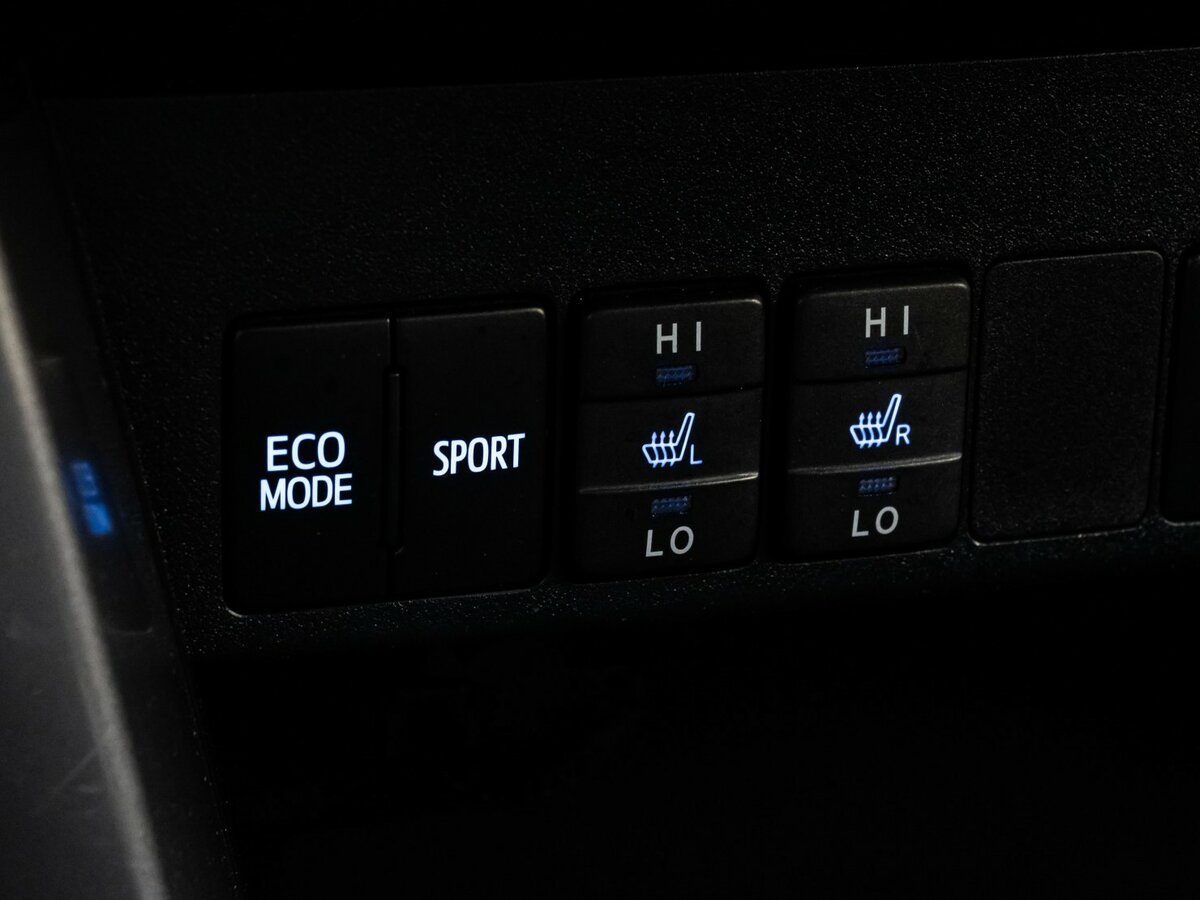 Toyota RAV4 IV (XA40) Рестайлинг, 2017 Фото №12