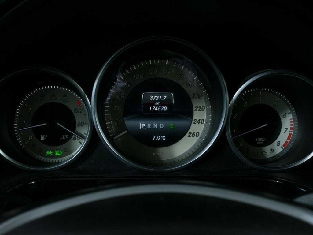 Mercedes-Benz E-Класс 300, 2013 Фото №13