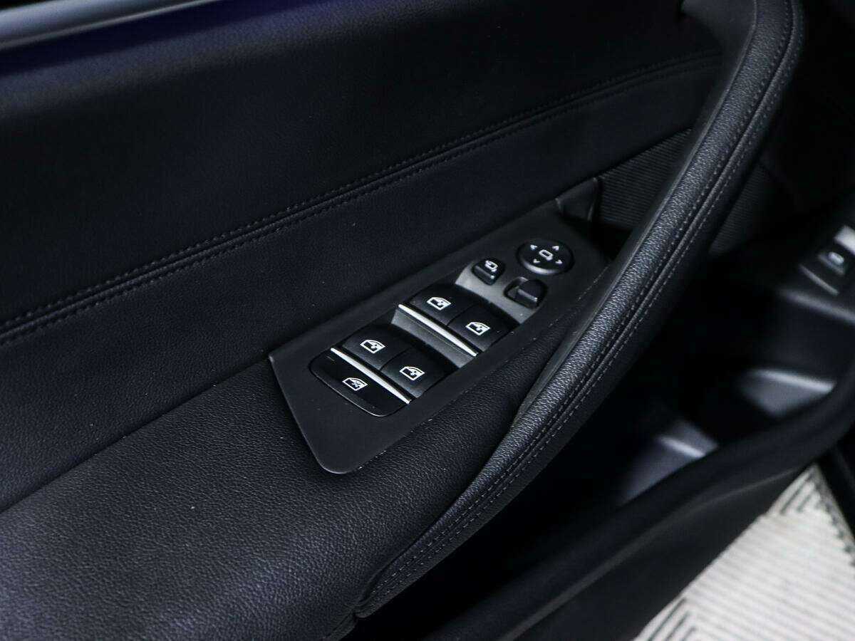 BMW 5 серии 520d xDrive, 2017 Фото №17