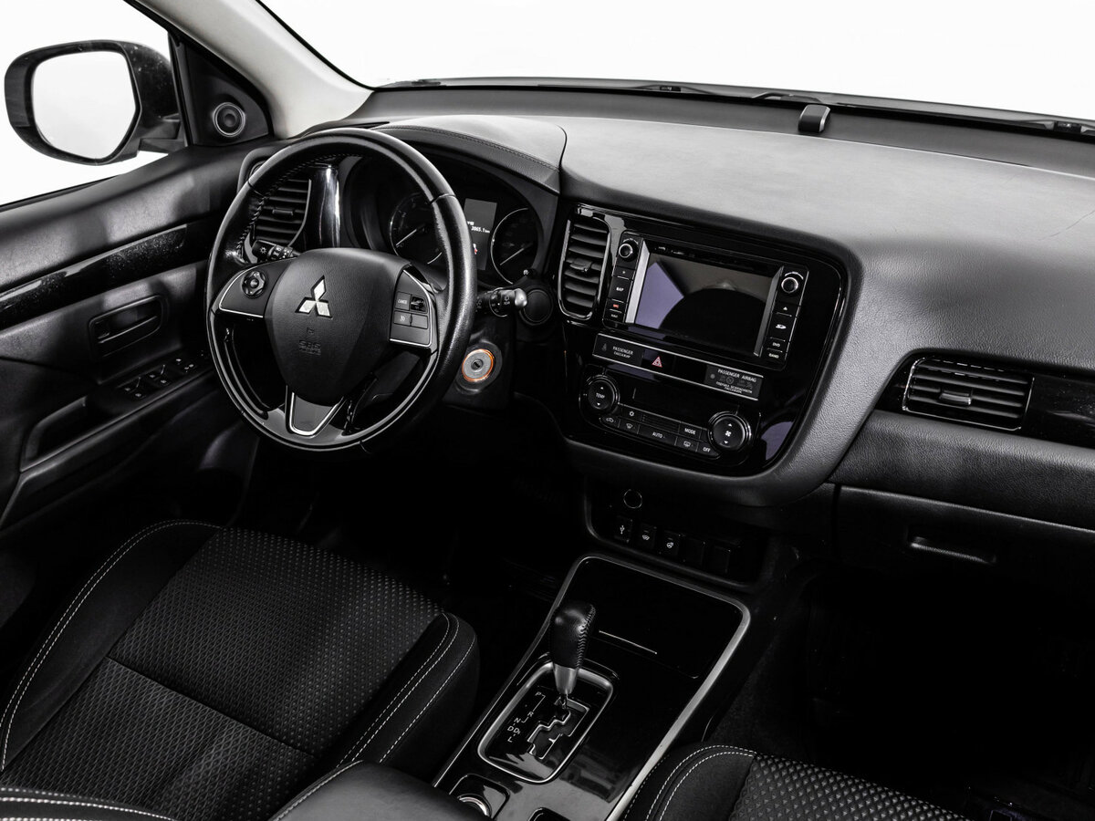 Mitsubishi Outlander III Рестайлинг 3, 2018 Фото №9