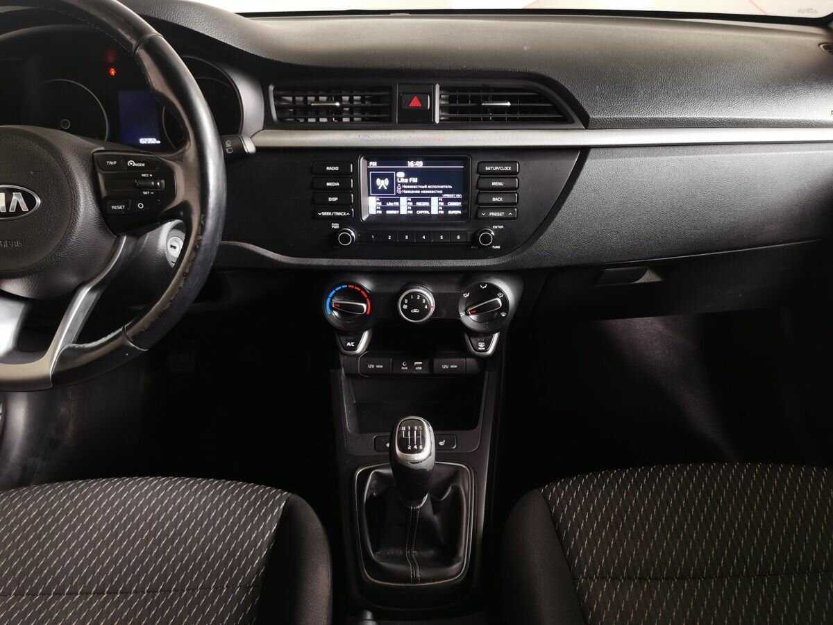 Kia Rio X-Line, 2018 Фото №11