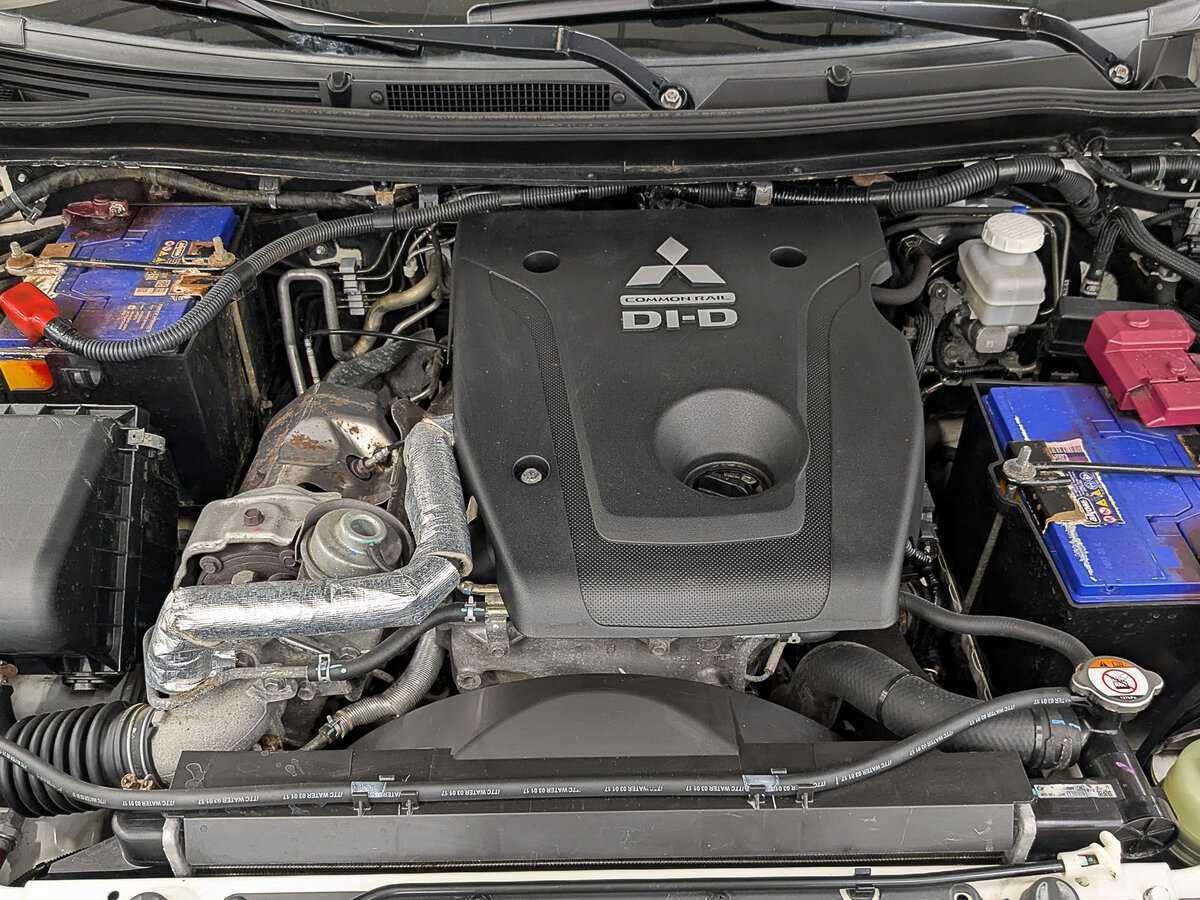 Mitsubishi Pajero Sport, 2017 Фото №9