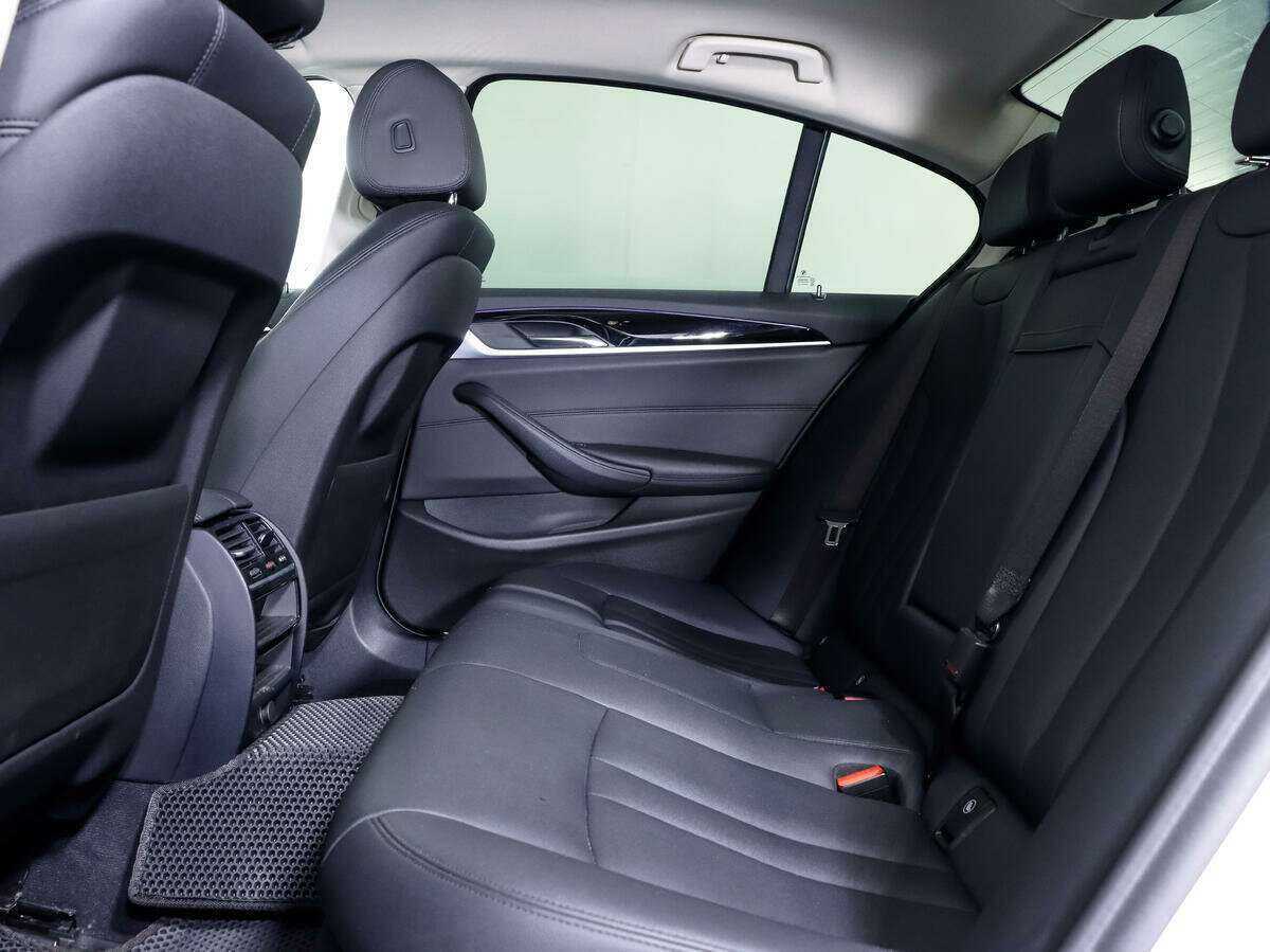 BMW 5 серии 520d, 2019 Фото №8