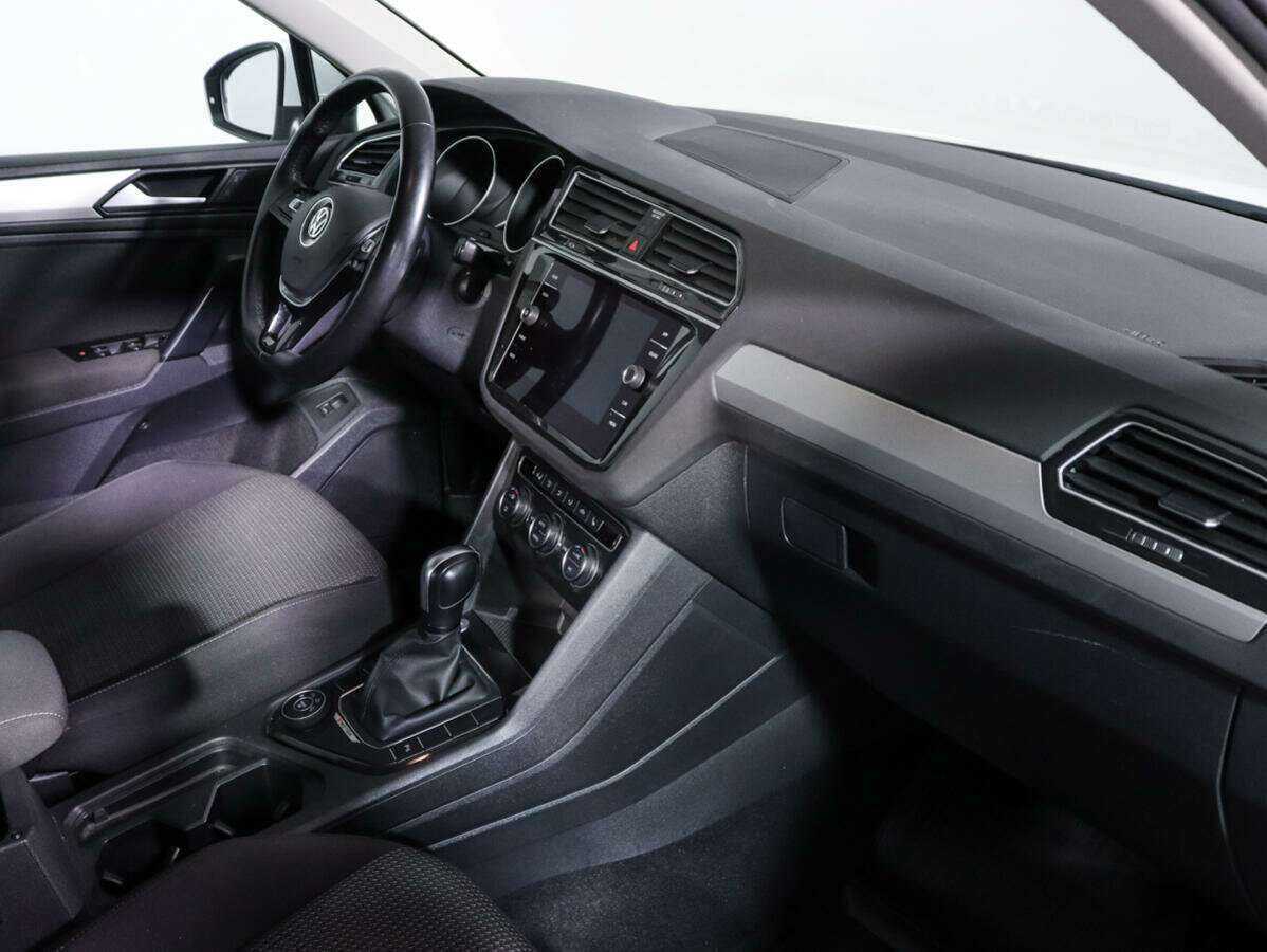 Volkswagen Tiguan, 2020 Фото №7