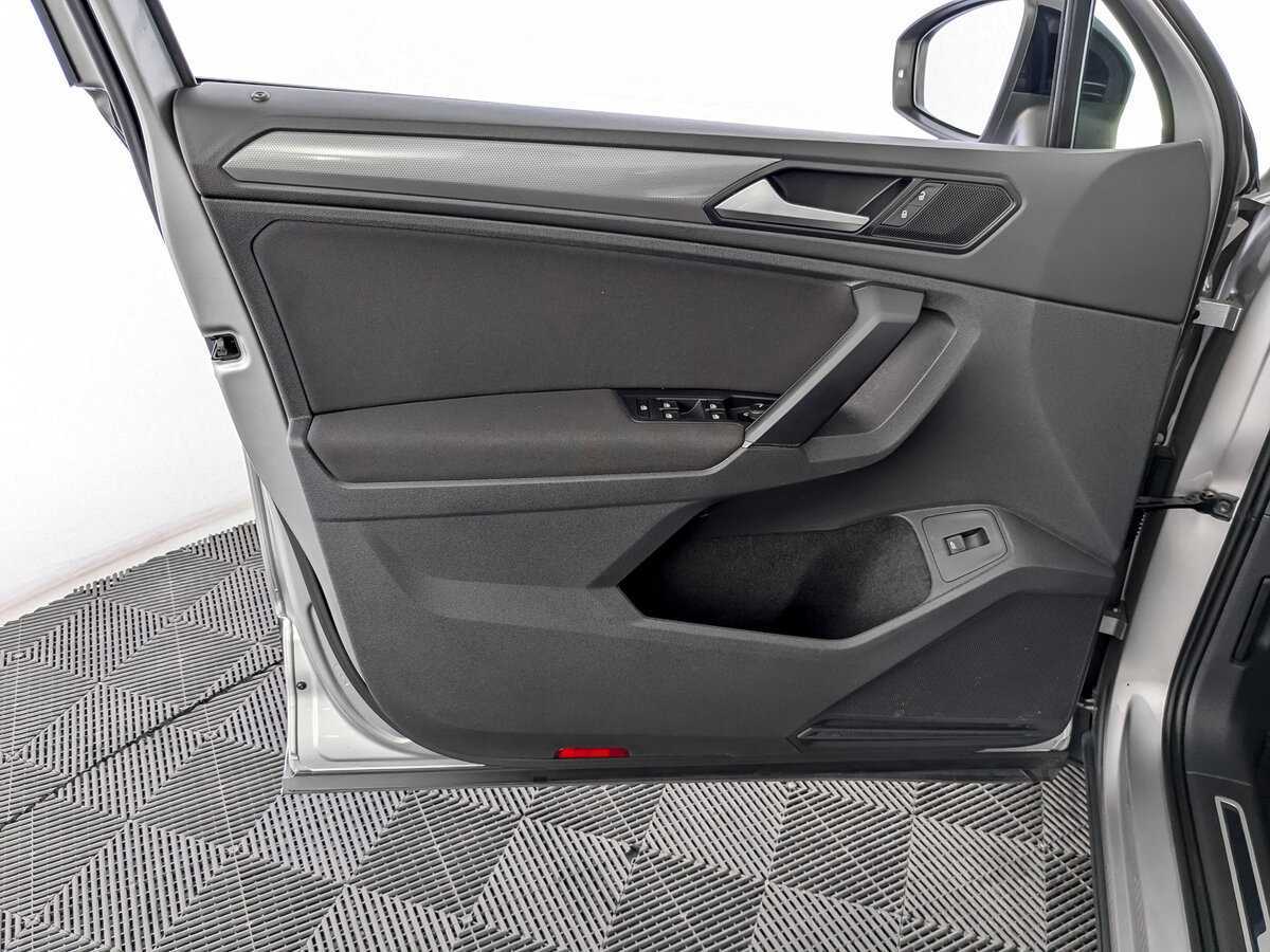 Volkswagen Tiguan, 2020 Фото №15