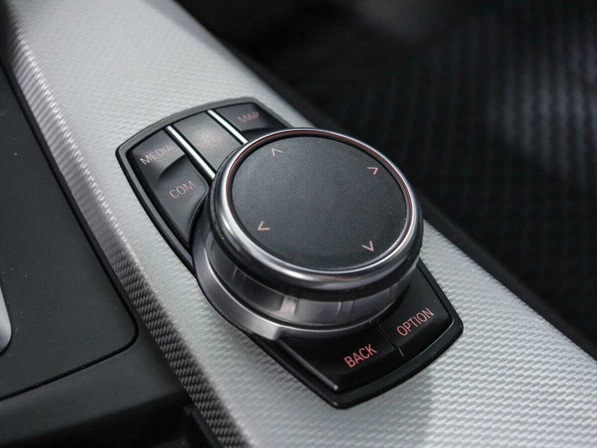 BMW 3 серии 320i xDrive, 2015 Фото №17