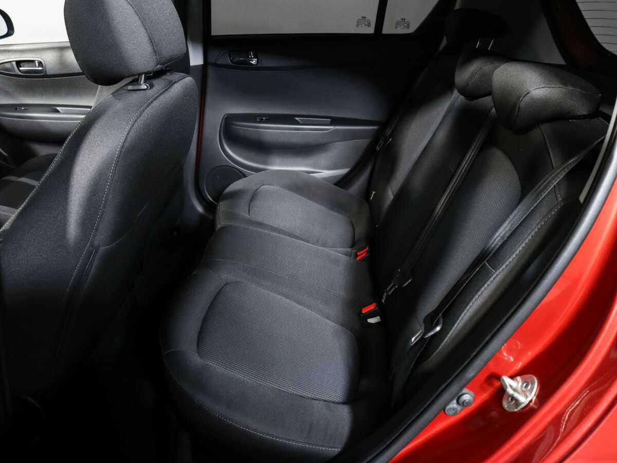 Hyundai i20, 2012 Фото №7