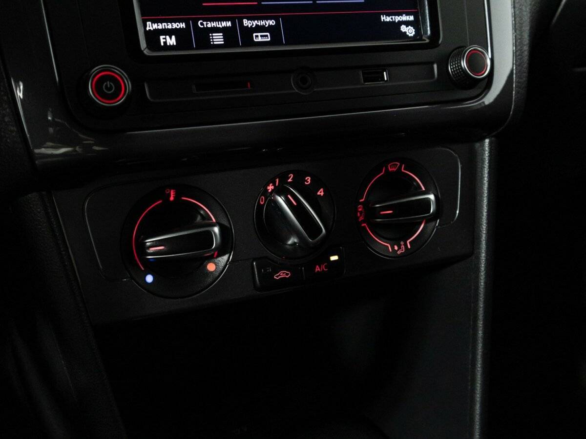 Volkswagen Polo, 2018 Фото №17