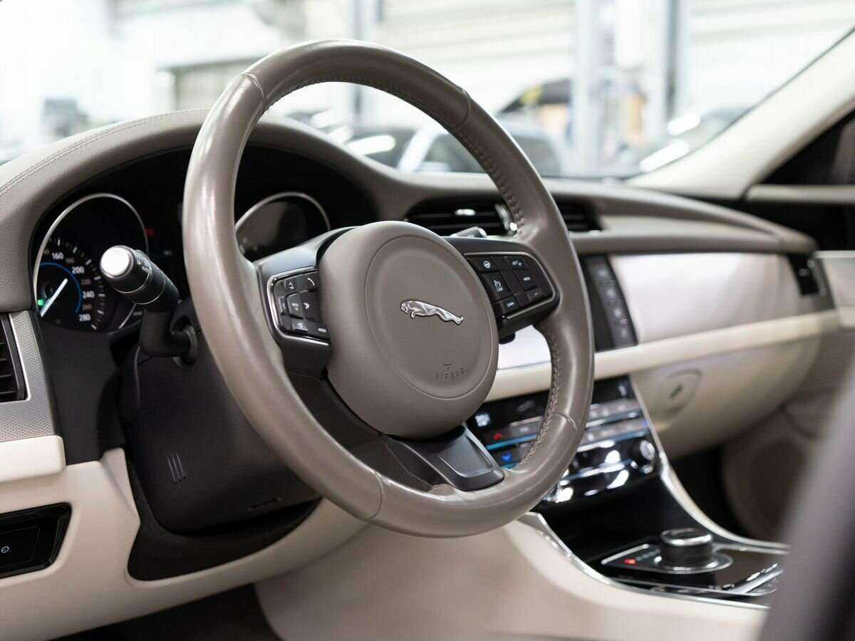 Jaguar XF, 2017 Фото №5