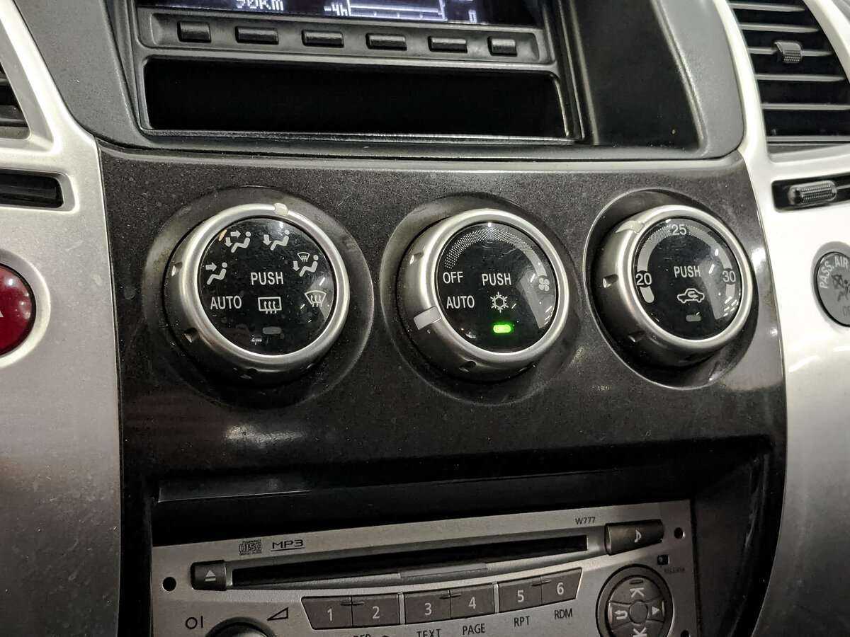 Mitsubishi Pajero Sport, 2012 Фото №17